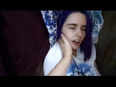 ❤️ Shkafda mening singlimni topib, unga yordam berdi Anal pornoda bizda ❌️❤